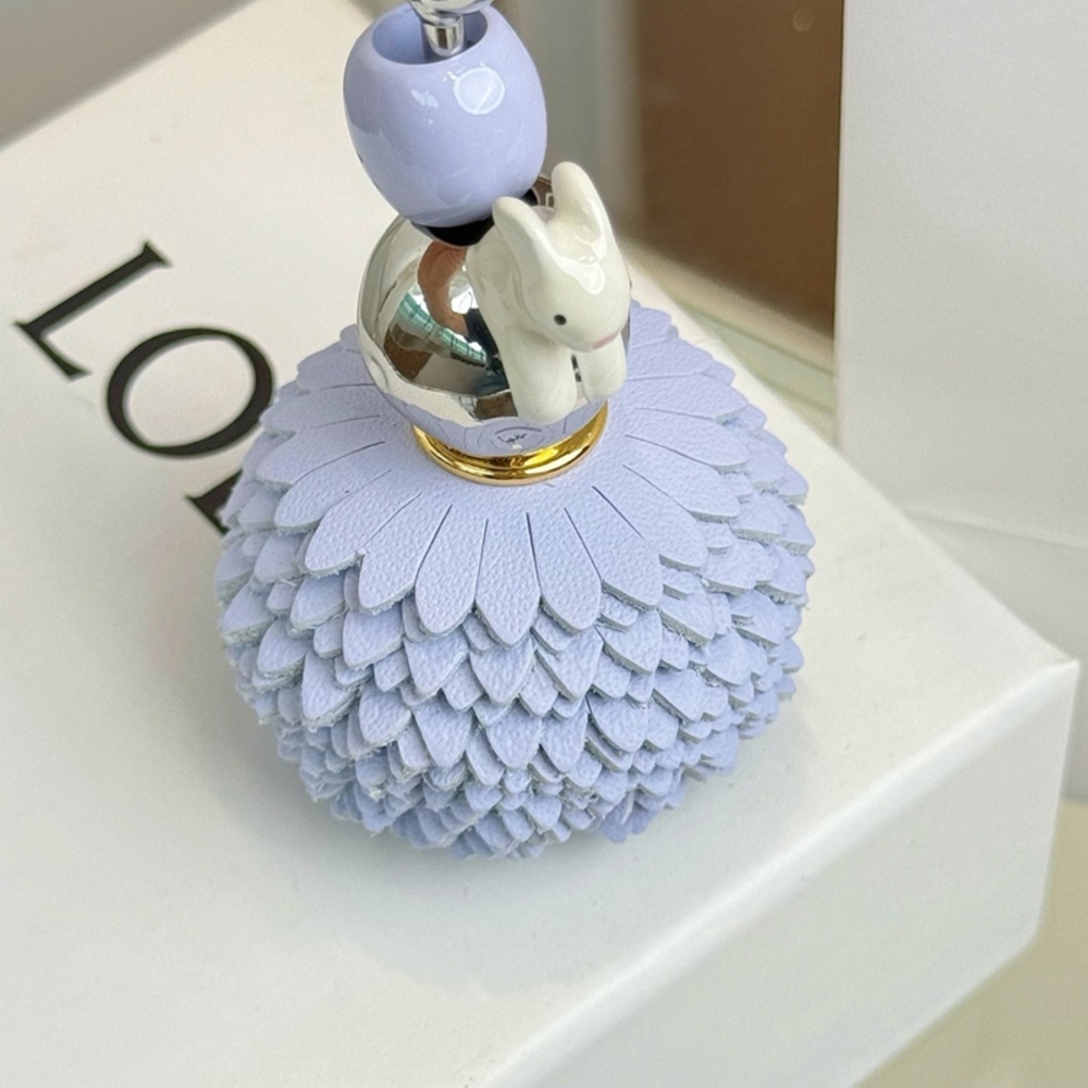 Loewe Charm - Picture 5 of 6